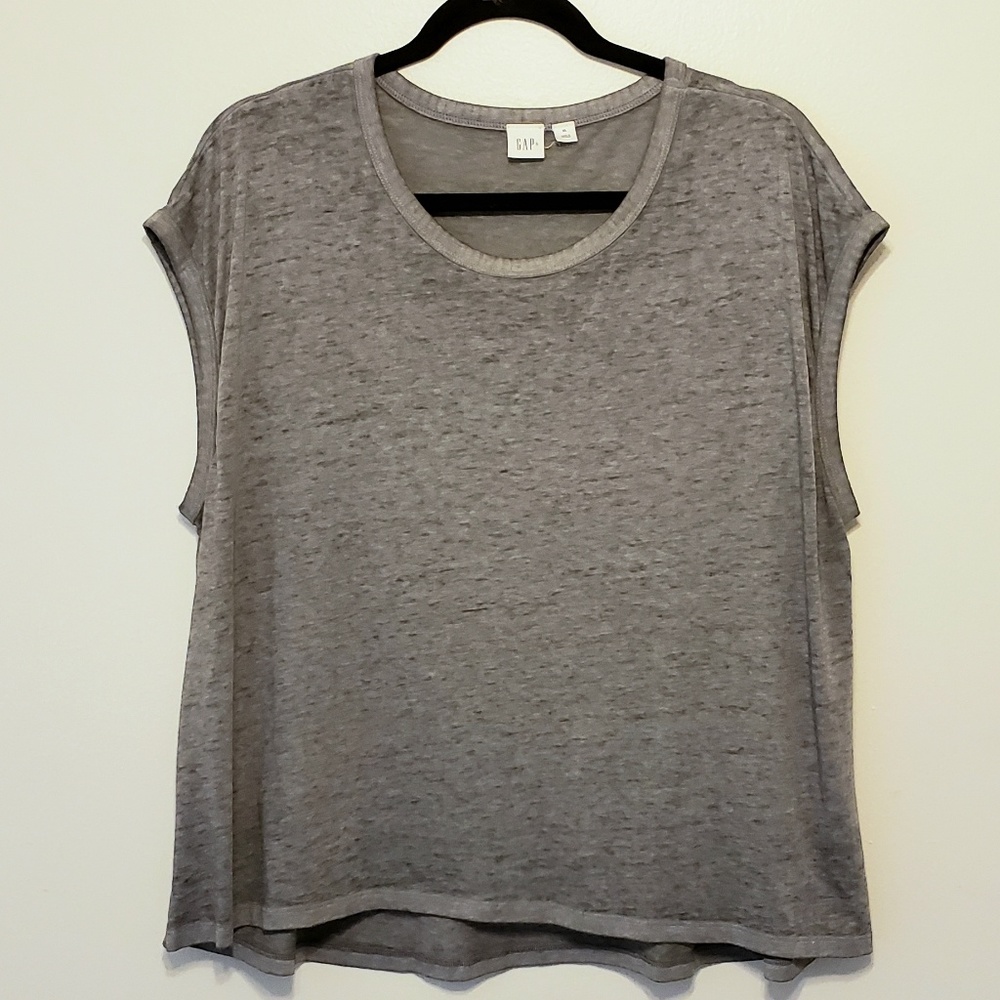 NWOT GAP T Shirt